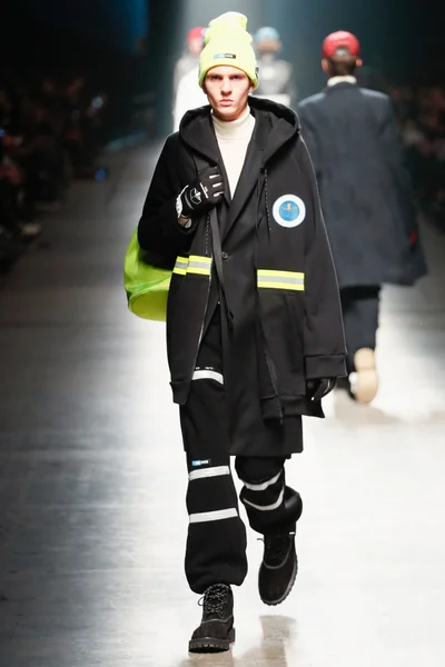 Look 24